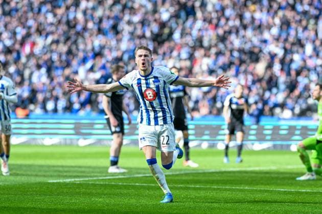 2. Bundesliga - Hertha BSC Berlin - FC Schalke 04 am 17.03.2024 im Olympiastadion in Berlin Jubel, Torjubel, Torschuetze, Torschütze Marten Winkler (Hertha BSC Berlin) jubelt nach seinem Tor zum 4:2.