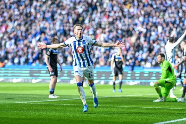 2. Bundesliga - Hertha BSC Berlin - FC Schalke 04 am 17.03.2024 im Olympiastadion in Berlin Jubel, Torjubel, Torschuetze, Torschütze Marten Winkler (Hertha BSC Berlin) jubelt nach seinem Tor zum 4:2.