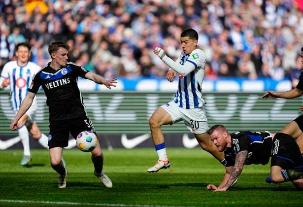 Germany, Berlin, 17.03.2024, Olympic Stadium, Hertha BSC vs FC Schalke 04 - 2. Bundesliga, Ibrahim Maza (Hertha Berlin) controls the ball Berlin Olympic Stadium Berlin Germany