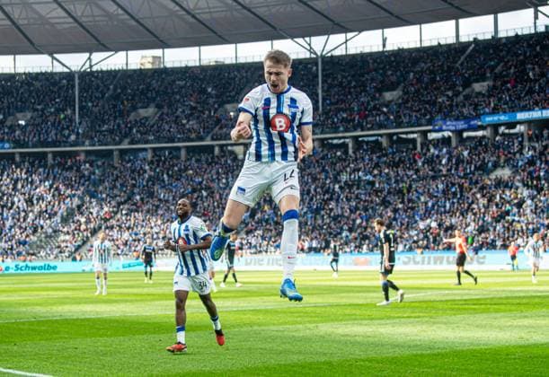 Fussball, Herren, Saison 2023 2024, 2. Bundesliga (26. Spieltag), Hertha BSC - FC Schalke 04, Marten Winkler (Hertha BSC), Jubel nach Tor zum 4:2, 17.03.2024,