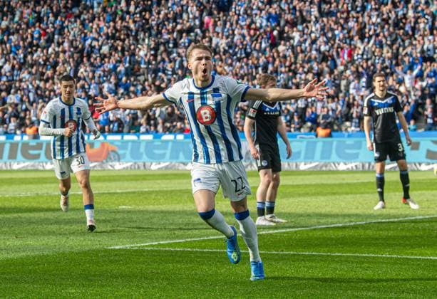 Fussball, Herren, Saison 2023 2024, 2. Bundesliga (26. Spieltag), Hertha BSC - FC Schalke 04, Marten Winkler (Hertha BSC), Jubel nach Tor zum 4:2, 17.03.2024,