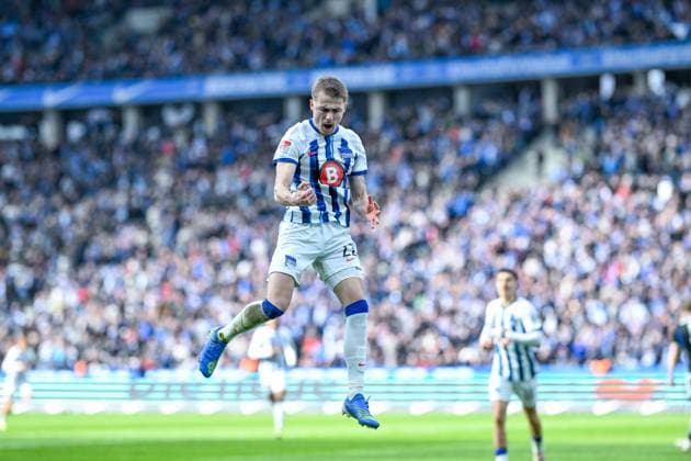 2. Bundesliga - Hertha BSC Berlin - FC Schalke 04 am 17.03.2024 im Olympiastadion in Berlin Jubel, Torjubel, Torschuetze, Torschütze Marten Winkler (Hertha BSC Berlin) jubelt nach seinem Tor zum 4:2.