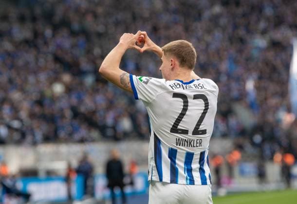 Fussball, Herren, Saison 2023 2024, 2. Bundesliga (26. Spieltag), Hertha BSC - FC Schalke 04, Marten Winkler (Hertha BSC), Jubel nach Tor zum 4:2, 17.03.2024,