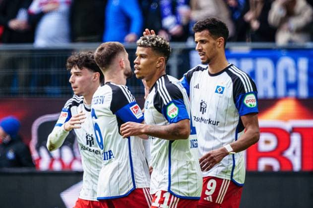 Torjubel Jubel Hamburger SV nach Tor zum 3:0 Ransford-Yeboah Koenigsdoerffer (Hamburger SV, 11) GER, Hamburger SV vs. SV Wehen Wiesbaden, Fussball, 2. Bundesliga, Spieltag 26, Saison 2023 2024, 17.03.2024 DFL REGULATIONS PROHIBIT ANY USE OF PHOTOGRAPHS AS IMAGE SEQUENCES AND OR QUASI-VIDEO GER, Hamburger SV vs. SV Wehen Wiesbaden, Fussball, 2. Bundesliga, Spieltag 26, Saison 2023 2024, 17.03.2024 Hamburg