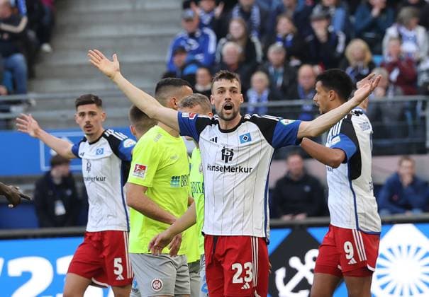Jonas Meffert (HSV) 23 Fussball, Herren, Saison 2023 2024, 2.BL, Volksparkstadion, Hamburger SV gegen SV Wehen Wiesbaden, 3-0 DFL REGULATIONS PROHIBIT ANY USE OF PHOTOGRAPHS AS IMAGE SEQUENCES AND OR QUASI-VIDEO.