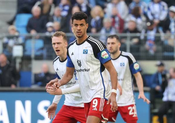Robert Glatzel (HSV) Fussball, Herren, Saison 2023 2024, 2.BL, Volksparkstadion, Hamburger SV gegen SV Wehen Wiesbaden, 3-0 DFL REGULATIONS PROHIBIT ANY USE OF PHOTOGRAPHS AS IMAGE SEQUENCES AND OR QUASI-VIDEO.