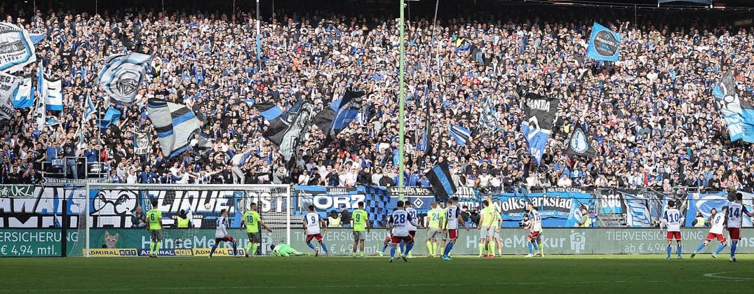 8 Laszlo Benes (HSV) erzielt per Freistoss hier das 2-0 Fussball, Herren, Saison 2023 2024, 2.BL, Volksparkstadion, Hamburger SV gegen SV Wehen Wiesbaden, 3-0 DFL REGULATIONS PROHIBIT ANY USE OF PHOTOGRAPHS AS IMAGE SEQUENCES AND OR QUASI-VIDEO.