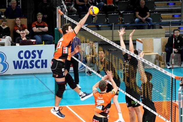 DEU, DVV, 1.VBL, BR Volleys vs. Karlsruhe, 17.03.2024, Max-Schmeling-Halle, Berlin, DEU, DVV, 1.VBL, BR Volleys vs. Karlsruhe, im Bild Tobias Krick (BR Volleys 21) Foto: Juergen Engler nordphoto GmbH