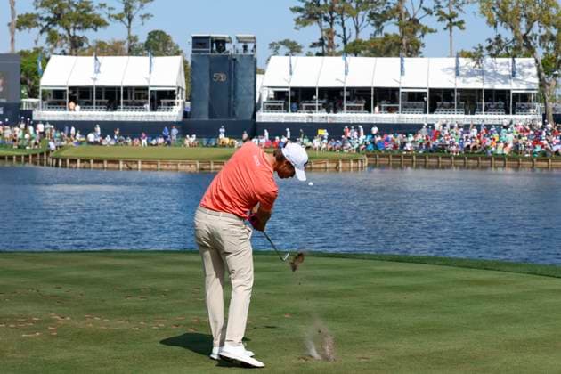PONTE VEDRA BEACH, FL - MARCH 17: PGA, Golf Herren golfer Thomas Detry plays his tee shot on the 17th hole during the final round of The Players Championship on March 17, 2024, at TPC Sawgrass in Ponte Vedra Beach, Florida. (Photo by Brian Spurlock Icon Sportswire) GOLF: MAR 17 PGA THE PLAYERS Championship EDITORIAL USE ONLY Icon2403177