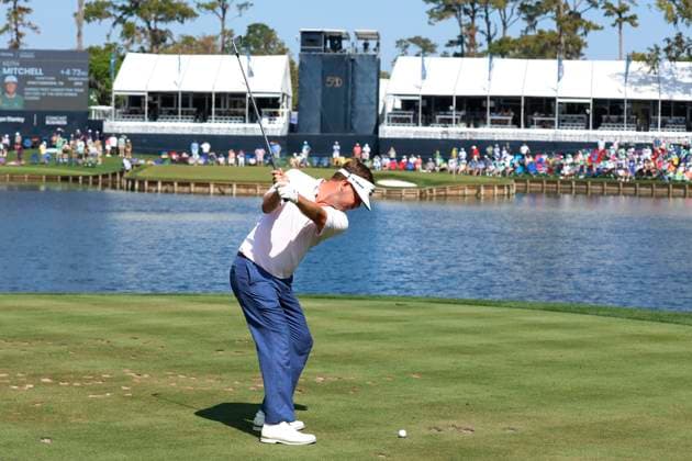 PONTE VEDRA BEACH, FL - MARCH 17: PGA, Golf Herren golfer Keith Mitchell plays his tee shot on the 17th hole during the final round of The Players Championship on March 17, 2024, at TPC Sawgrass in Ponte Vedra Beach, Florida. (Photo by Brian Spurlock Icon Sportswire) GOLF: MAR 17 PGA THE PLAYERS Championship EDITORIAL USE ONLY Icon2403178