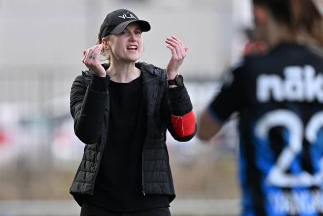 CLUB YLA VS AA GENT Head Coach Heleen Jaques of Club YLA pictured during a female soccer game between Club Brugge Dames YLA and AA Gent Ladies in the semi final of the 2023 - 2024 season of the Belgian Womens Cup edition , on Saturday 16 March 2024 in Aalter , BELGIUM . PHOTO SPORTPIX David Catry Aalter gemeentelijk sportstadion Oost-Vlaanderen BELGIUM  Copyright: xSportpix.bex xDavidxCatryxDavidxCatryx