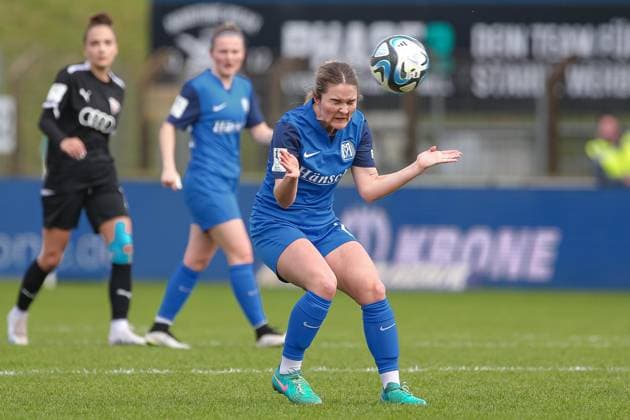 v.li.: Noreen Günnewig (SV Meppen, 17) beim Kopfball, Aktion, Action, Spielszene, DIE DFB-RICHTLINIEN UNTERSAGEN JEGLICHE NUTZUNG VON FOTOS ALS SEQUENZBILDER UND ODER VIDEOÄHNLICHE FOTOSTRECKEN. DFB REGULATIONS PROHIBIT ANY USE OF PHOTOGRAPHS AS IMAGE SEQUENCES AND OR QUASI-VIDEO., 17.03.2024, Meppen (Deutschland), Fussball, 2. Frauen-Bundesliga, SV Meppen - FC Ingolstadt 04