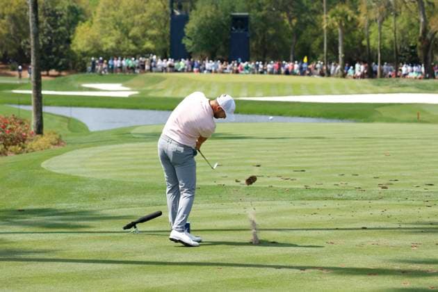 PONTE VEDRA BEACH, FL - MARCH 17: PGA, Golf Herren golfer Wyndham Clark plays his tee shot on the 2nd hole during the final round of The Players Championship on March 17, 2024, at TPC Sawgrass in Ponte Vedra Beach, Florida. (Photo by Brian Spurlock Icon Sportswire) GOLF: MAR 17 PGA THE PLAYERS Championship EDITORIAL USE ONLY Icon24031743