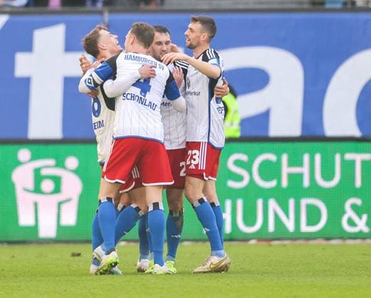 Fussball - 2. BL - Hamburger SV - SV Wehen Wiesbaden - 17.03.24, Jubel nach dem krummen Tor durch Miro Muheim (HSV), -