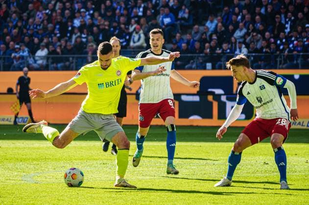 Torschuss Torchance Ivan Prtajin (SV Wehen Wiesbaden, 18) GER, Hamburger SV vs. SV Wehen Wiesbaden, Fussball, 2. Bundesliga, Spieltag 26, Saison 2023 2024, 17.03.2024 DFL REGULATIONS PROHIBIT ANY USE OF PHOTOGRAPHS AS IMAGE SEQUENCES AND OR QUASI-VIDEO GER, Hamburger SV vs. SV Wehen Wiesbaden, Fussball, 2. Bundesliga, Spieltag 26, Saison 2023 2024, 17.03.2024 Hamburg