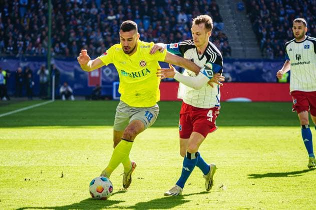 Ivan Prtajin (SV Wehen Wiesbaden, 18), Sebastian Schonlau (Hamburger SV, 04) GER, Hamburger SV vs. SV Wehen Wiesbaden, Fussball, 2. Bundesliga, Spieltag 26, Saison 2023 2024, 17.03.2024 DFL REGULATIONS PROHIBIT ANY USE OF PHOTOGRAPHS AS IMAGE SEQUENCES AND OR QUASI-VIDEO GER, Hamburger SV vs. SV Wehen Wiesbaden, Fussball, 2. Bundesliga, Spieltag 26, Saison 2023 2024, 17.03.2024 Hamburg