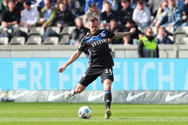 17.03.2024, xtgx, Fussball 2. Bundesliga, Hertha BSC - FC Schalke 04 emspor, v.l. Tomas Kalas (Schalke, 26) Freisteller, Einzelbild, Ganzkoerper, single frame (DFL DFB REGULATIONS PROHIBIT ANY USE OF PHOTOGRAPHS as IMAGE SEQUENCES and or QUASI-VIDEO) Berlin