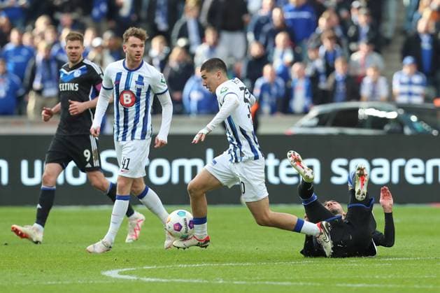 17.03.2024, xtgx, Fussball 2. Bundesliga, Hertha BSC - FC Schalke 04 emspor, v.l. Ibrahim Maza (Hertha, 30), Kenan Karaman (Schalke, 19) Zweikampf, Duell, Kampf, tackle (DFL DFB REGULATIONS PROHIBIT ANY USE OF PHOTOGRAPHS as IMAGE SEQUENCES and or QUASI-VIDEO) Berlin