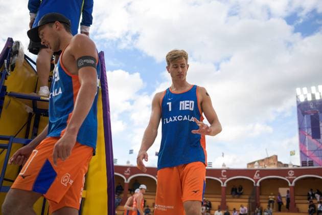 2023-10-09 Beach World Champs Tlaxcala 2023 - Day 4 TLAXCALA, MEXICO - OCTOBER 9: Steven van de Velde of the Netherlands and Matthew Immers of the Netherlands during Day 4 of the Beach World Champs Tlaxcala 2023 at Tlaxcala Plaza de Toros on October 9, 2023 in Tlaxcala, Mexico. (Photo by Pablo Morano BSR Agency) Tlaxcala Mexico Content not available for redistribution in The Netherlands directly or indirectly through any third parties. Copyright: xBSRxAgencyx