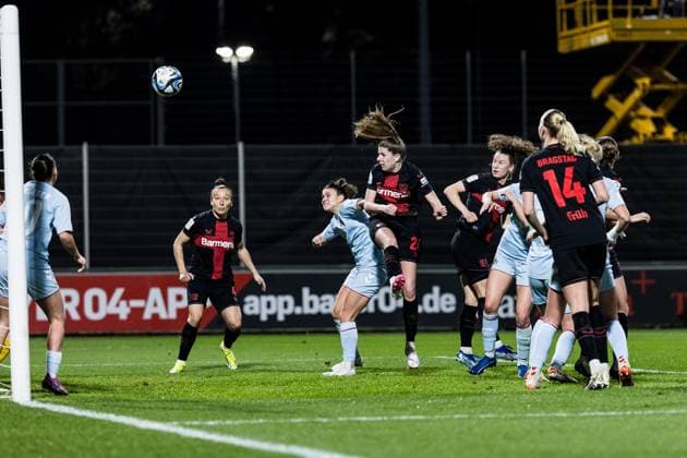 GOOGLE PIXEL Frauen Bundesliga: Bayer 04 Leverkusen - 1. FC Köln; 18.03.2024 Lilla Turanyi (Bayer 04 Leverkusen, 24) köpft zum 1:0 nach Ecke von Karolina Lea Vilhjalmsdottir (Bayer 04 Leverkusen, 18) GOOGLE PIXEL Frauen Bundesliga: Bayer 04 Leverkusen - 1. FC Köln, Leverkusen, Ulrich-Haberland-Stadion am 18.03.2024 DFB REGULATIONS PROHIBIT ANY USE OF PHOTOGRAPHS AS IMAGE SEQUENCES AND OR QUASI-VIDEO. Copyright: xBEAUTIFULxSPORTS Wunderlx