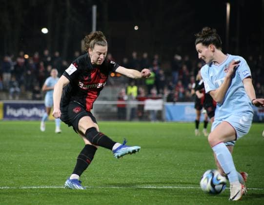 18.03.2024, xgrfx, Fussball 1.Bundesliga Damen, Bayer Leverkusen - 1.FC Köln emspor, v.l. Sinne Skynnes Hansen (Bayer Leverkusen) (DFL DFB REGULATIONS PROHIBIT ANY USE OF PHOTOGRAPHS as IMAGE SEQUENCES and or QUASI-VIDEO) Leverkusen