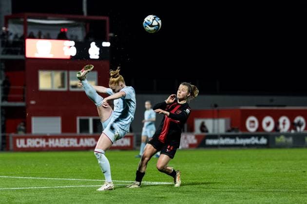 GOOGLE PIXEL Frauen Bundesliga: Bayer 04 Leverkusen - 1. FC Köln; 18.03.2024 Zweikampf Laura Vogt (1. FC Köln, 8), Kristin Kögel (Bayer 04 Leverkusen, 11) GOOGLE PIXEL Frauen Bundesliga: Bayer 04 Leverkusen - 1. FC Köln, Leverkusen, Ulrich-Haberland-Stadion am 18.03.2024 DFB REGULATIONS PROHIBIT ANY USE OF PHOTOGRAPHS AS IMAGE SEQUENCES AND OR QUASI-VIDEO. Copyright: xBEAUTIFULxSPORTS Wunderlx