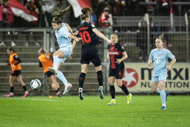 GOOGLE PIXEL Frauen Bundesliga: Bayer 04 Leverkusen - 1. FC Köln; 18.03.2024 Martyna Wiankowska (1. FC Köln, 26), Synne Skinnes Hansen (Bayer 04 Leverkusen, 10) ; Leverkusen, 18.03.2024: 16. Spieltag der GOOGLE PIXEL Frauen Bundesliga: Bayer 04 Leverkusen - 1. FC Köln, Ulrich-Haberland-Stadion, Leverkusen. Die DFL-Bestimmungen verbieten die Verwendung von Fotografien als Bildsequenzen und oder Quasi-Videos. Copyright: xBEAUTIFULxSPORTS AxelxKohringx