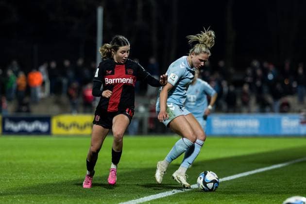GOOGLE PIXEL Frauen Bundesliga: Bayer 04 Leverkusen - 1. FC Köln; 18.03.2024 Zweikampf Loreen Bender (Bayer 04 Leverkusen, 19), Marleen Schimmer (1. FC Köln, 23) GOOGLE PIXEL Frauen Bundesliga: Bayer 04 Leverkusen - 1. FC Köln, Leverkusen, Ulrich-Haberland-Stadion am 18.03.2024 DFB REGULATIONS PROHIBIT ANY USE OF PHOTOGRAPHS AS IMAGE SEQUENCES AND OR QUASI-VIDEO. Copyright: xBEAUTIFULxSPORTS Wunderlx