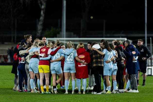 GOOGLE PIXEL Frauen Bundesliga: Bayer 04 Leverkusen - 1. FC Köln; 18.03.2024 Teamkreis der 1. FC Köln Frauen GOOGLE PIXEL Frauen Bundesliga: Bayer 04 Leverkusen - 1. FC Köln, Leverkusen, Ulrich-Haberland-Stadion am 18.03.2024 DFB REGULATIONS PROHIBIT ANY USE OF PHOTOGRAPHS AS IMAGE SEQUENCES AND OR QUASI-VIDEO. Copyright: xBEAUTIFULxSPORTS Wunderlx