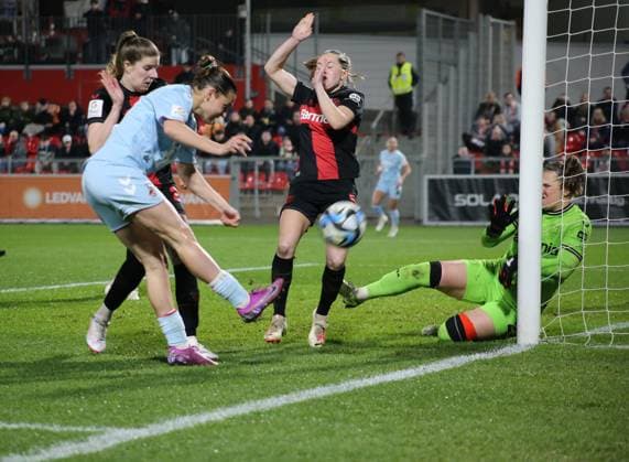 18.03.2024, xgrfx, Fussball 1.Bundesliga Damen, Bayer Leverkusen - 1.FC Köln emspor, v.l. Carlotta Wamser (1.FC Köln) (DFL DFB REGULATIONS PROHIBIT ANY USE OF PHOTOGRAPHS as IMAGE SEQUENCES and or QUASI-VIDEO) Leverkusen