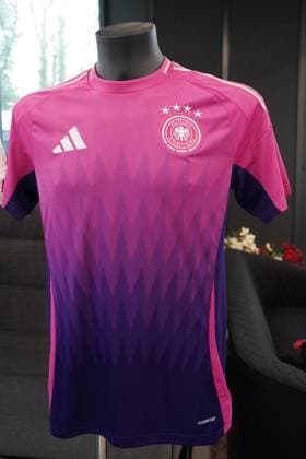 Neues EM-Trikot der Nationalmannschaft Auswärts - Frankfurt 19.03.2024: Training der Nationalmannschaft