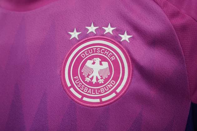 Neues EM-Trikot für die EM in Deutschland (AUSWÄRTS) - Frankfurt 19.03.2024: Training der Nationalmannschaft