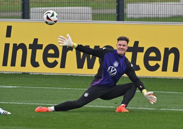 19.03.2024, xsltx, Fussball DFB Medientermine, DFB Nationalelf - Training emspor, v.l. Marc-AndrÃ ter Stegen (Deutsche Nationalmannschaft) (DFL DFB REGULATIONS PROHIBIT ANY USE OF PHOTOGRAPHS as IMAGE SEQUENCES and or QUASI-VIDEO) Frankfurt am Main