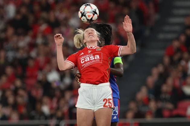 Lisbon, Portugal, Tuesday 19 March 2024 UEFA Women s Champions League 2023 24 1 4 Final SL Benfica - Olympique Lyon, Chandra Davidson (SL Benfica), Griedge Mbock Bathy (Olympique Lyon), Kopfball, Kopfballduell Copyright: JoaquimxFerreira