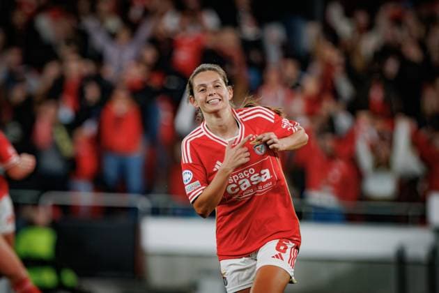 Andreia Faria celebrates after scoring goal during UEFA Women Champions League 23 24 game between SL Benfica and Olympique Lyonnaise at Estadio Da Luz, Lisbon, Portugal. (Maciej Rogowski) Lisbon Estadio Da Luz Portugal Copyright: xMaciejxRogowskix SLBOL-23