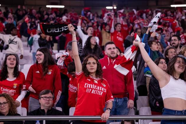 Lisbon, Portugal Benfica supporters during the UEFA Womens Champions League game between SL Benfica and Olympique Lyonnais at Estadio do Lisboa e Benfica in Lisbon, Portugal. (Pauline Figuet SPP) Copyright: xPaulinexFiguetx xSPPx spp-en-PaFiSp-PF_SLBvOL532