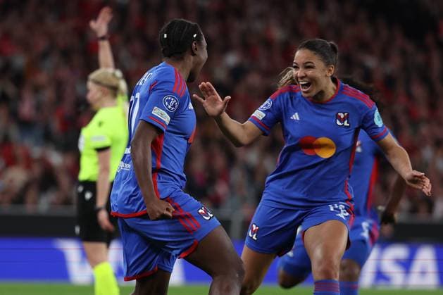 Sport Bilder des Tages Lisbon, Portugal, Tuesday 19 March 2024 UEFA Women s Champions League 2023 24 1 4 Final SL Benfica - Olympique Lyon, Vicki Becho (Olympique Lyon) und Delphine Cascarino (Olympique Lyon) Torjubel, Goal celebration, celebrate the goal Copyright: JoaquimxFerreira