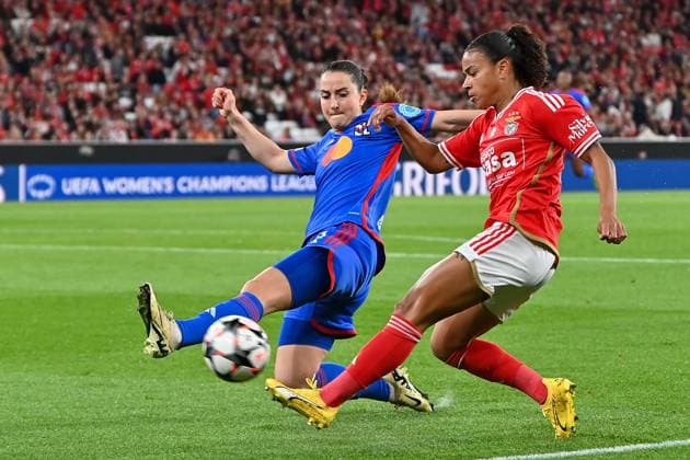 Lisbon, Portugal, Tuesday 19 March 2024 UEFA Women s Champions League 2023 24 1 4 Final SL Benfica - Olympique Lyon, Sara Daebritz (Olympique Lyon), Marie Alidou (SL Benfica), Zweikampf, Action, Aktion, Battles for the Ball Copyright: JoaquimxFerreira