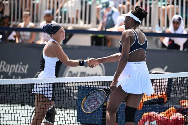 MIAMI GARDENS, FL - MARCH 19: Venus Williams Vs Diana Shnaider during the 2024 Miami Open at Hard Rock Stadium on March 19, 2024 in Miami Gardens, Florida. Copyright: xmpi04x