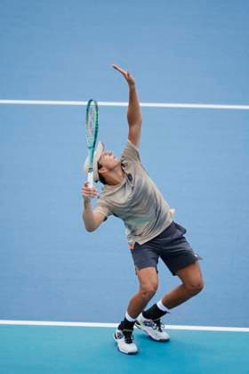 March 20, 2024, Miami Gardens, Florida, USA: Denis Shapovalov (Canada) serves against Luciano Darderi (Italy) during the first round of mens singles at the Miami Open tennis tournament. Shapovalov won the match 3-6, 7-6, 6-4. Miami Gardens USA - ZUMAd212 20240320_zsp_d212_003 Copyright: xRichardxDolex