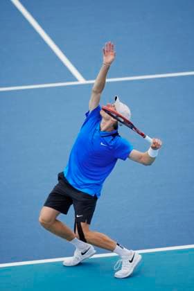 March 20, 2024, Miami Gardens, Florida, USA: Denis Shapovalov (Canada) serves against Luciano Darderi (Italy) during the first round of mens singles at the Miami Open tennis tournament. Shapovalov won the match 3-6, 7-6, 6-4. Miami Gardens USA - ZUMAd212 20240320_zsp_d212_007 Copyright: xRichardxDolex