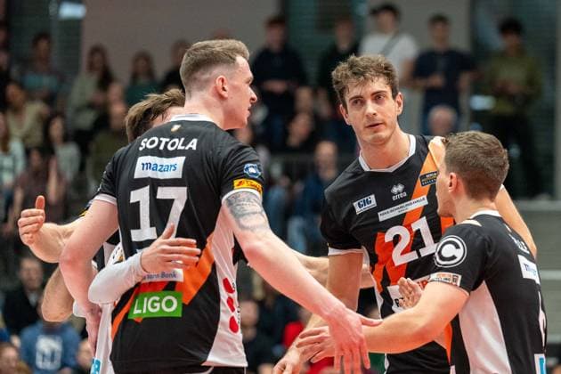 Satzfuehrung fuer Berlin GER, Baden VOLLEYS SSC Karlsruhe vs. Berlin Recycling Volleys Volleyball, Playoff Viertelfinale, Maenner, 20.03.2024 GER, Baden VOLLEYS SSC Karlsruhe vs. Berlin Recycling Volleys Volleyball, Playoff Viertelfinale, Maenner, 20.03.2024 Karlsruhe Copyright: xEibner-Pressefoto StefanxMayerx EP_SMR