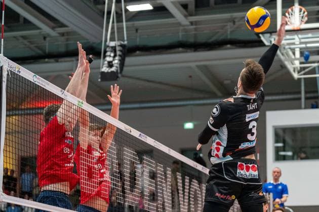 Angriff Robert Taeht (Berlin Recycling Volleys, 3) GER, Baden VOLLEYS SSC Karlsruhe vs. Berlin Recycling Volleys Volleyball, Playoff Viertelfinale, Maenner, 20.03.2024 GER, Baden VOLLEYS SSC Karlsruhe vs. Berlin Recycling Volleys Volleyball, Playoff Viertelfinale, Maenner, 20.03.2024 Karlsruhe Copyright: xEibner-Pressefoto StefanxMayerx EP_SMR