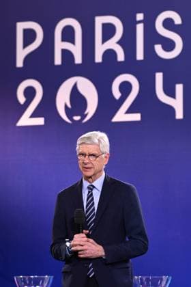 Sport Themen der Woche KW12 Sport Bilder des Tages Arsene Wenger during the draw for both Women™s and Men™s Olympic Football Tournaments Paris 2024 on 20 March, 2024 in Paris France. ( Photo by federico pestellini panoramic ) - FOOTBALL : Tirage au sort des competitions de Football des Jeux de Paris 2024 - Saint Denis - 20 03 2024 FedericoPestellini Panoramic 