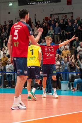Jubel Brentel, Jannik (BADEN VOLLEYS SSC Karlsruhe, 3) GER, Baden VOLLEYS SSC Karlsruhe vs. Berlin Recycling Volleys Volleyball, Playoff Viertelfinale, Maenner, 20.03.2024 GER, Baden VOLLEYS SSC Karlsruhe vs. Berlin Recycling Volleys Volleyball, Playoff Viertelfinale, Maenner, 20.03.2024 Karlsruhe Copyright: xEibner-Pressefoto StefanxMayerx EP_SMR