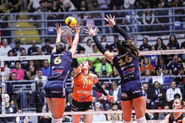 17 Tessa Grubbs (Viteos Neuchatel UC) during Reale Mutua Fenera Chieri vs Viteos Neuchatel, Volleyball CEV Cup Women match in Turin, Italy, March 20 2024  Copyright: xNorbertoxMaccagno IPAxSportx xipx xx IPA_44494562 IPA_Agency_IPA44494562