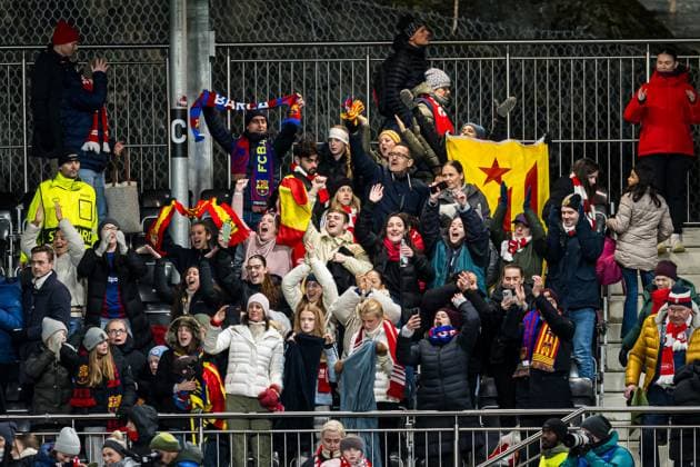 Fußball, Frauen, CL, SK Brann Bergen - FC Barcelona 240320 Spectators in the stands after the UEFA Women s Champions League quarterfinal football match between Brann and Barcelona on March 20, 2024 in Bergen. Photo: Marius Simensen BILDBYRAN Cop 238 barcelona bbeng brann champions league dam football fotball fotboll kvartfinale quarter final tfk uefa women s champions league Copyright: MARIUSxSIMENSEN BB240320BB900