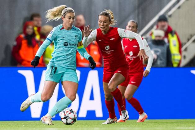 Fußball, Frauen, CL, SK Brann Bergen - FC Barcelona 240320 Alexia Putellas of Barcelona and Ingrid Stenevik of Brann during the UEFA Women s Champions League quarterfinal football match between Brann and Barcelona on March 20, 2024 in Bergen. Photo: Marius Simensen BILDBYRAN Cop 238 barcelona bbeng brann champions league dam football fotball fotboll kvartfinale quarter final tfk uefa women s champions league Copyright: MARIUSxSIMENSEN BB240320BB931