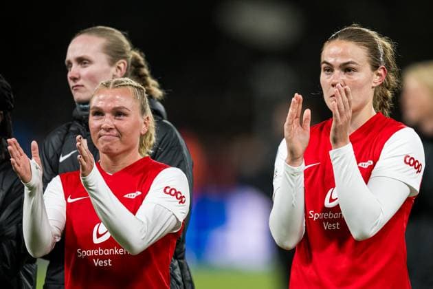 Fußball, Frauen, CL, SK Brann Bergen - FC Barcelona 240320 Karoline Haugland and Marthine ostenstad of Brann after the UEFA Women s Champions League quarterfinal football match between Brann and Barcelona on March 20, 2024 in Bergen. Photo: Marius Simensen BILDBYRAN Cop 238 barcelona bbeng brann champions league dam football fotball fotboll kvartfinale quarter final tfk uefa women s champions league Copyright: MARIUSxSIMENSEN BB240320BB933