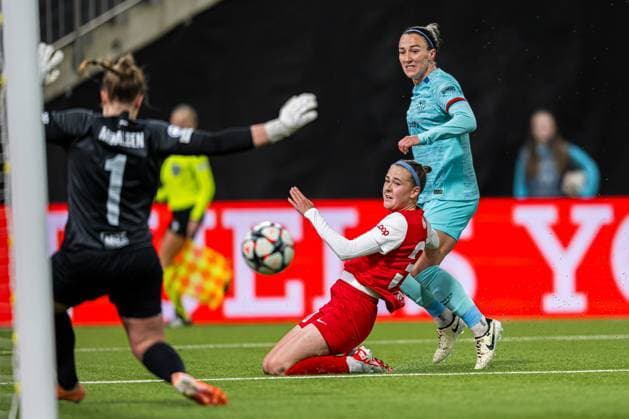Fußball, Frauen, CL, SK Brann Bergen - FC Barcelona 240320 Lucy Bronze of Barcelona during the UEFA Women s Champions League quarterfinal football match between Brann and Barcelona on March 20, 2024 in Bergen. Photo: Marius Simensen BILDBYRAN Cop 238 barcelona bbeng brann champions league dam football fotball fotboll kvartfinale quarter final tfk uefa women s champions league Copyright: MARIUSxSIMENSEN BB240320BB949
